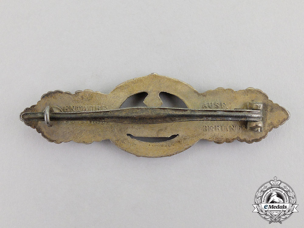 germany._a_textbook_silver_grade_submarine_front_clasp_by_schwerin_of_berlin_c17-3293