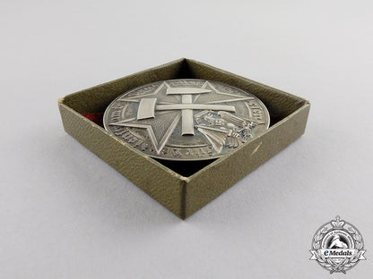 germany._a_rare_mine_rescue_medal_in_its_presentation_box_of_issue_c17-331_1_1_1