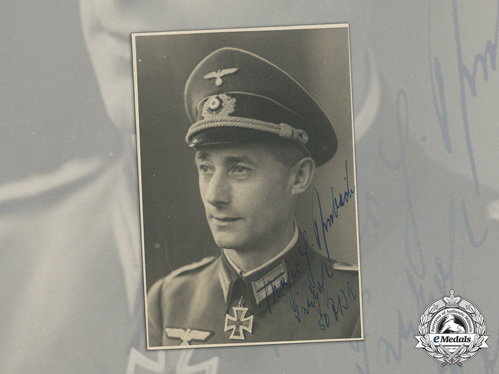 germany._a_wartime_signed_studio_portrait_of_kc_winner,_fallschirm_artillery_regiment1_c17-333_1