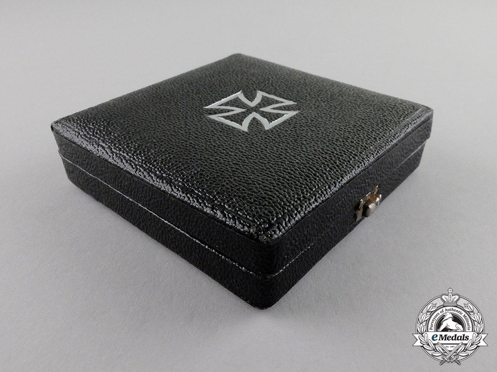 germany._an_iron_cross1939_first_class_by_b.h._mayer_of_pforzheim_c17-3414