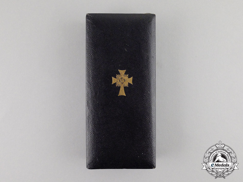 germany._a_gold_grade_mother’s_cross_by_c.e._juncker_c17-3463