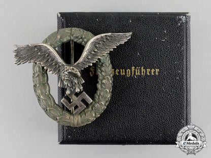 germany._a_early_luftwaffe_pilot’s_badge,_by_c._e._juncker_of_berlin_in_case_c17-3529