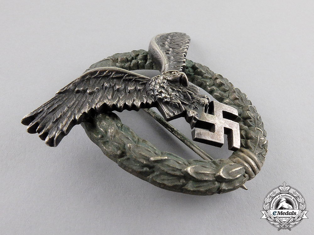 germany._a_early_luftwaffe_pilot’s_badge,_by_c._e._juncker_of_berlin_in_case_c17-3532