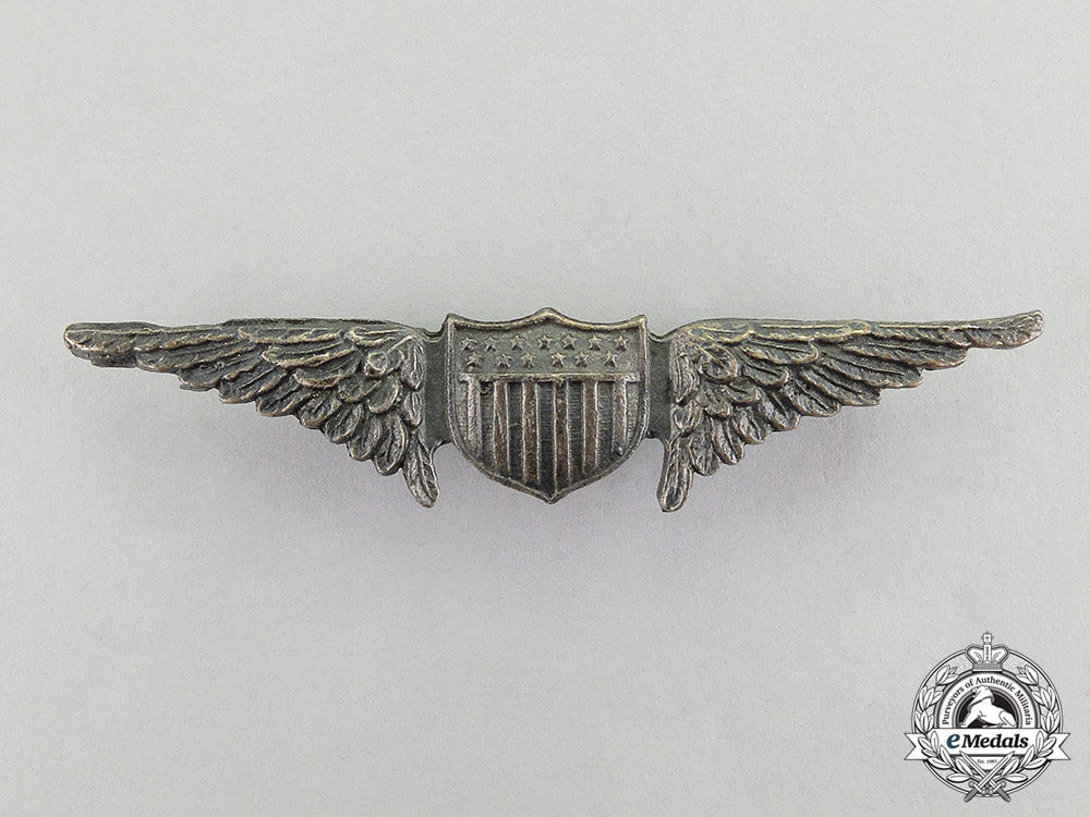united_states._an_army_air_service_aviator_badge,_c.1925_c17-3742