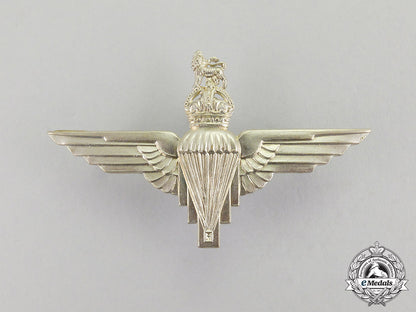great_britain._a_parachute_regiment_beret_badge_c17-3759