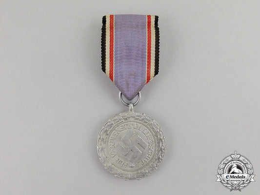 germany._an_air_raid_defence“_luftschutz”_medal;_second_class;_light_version_c17-3954