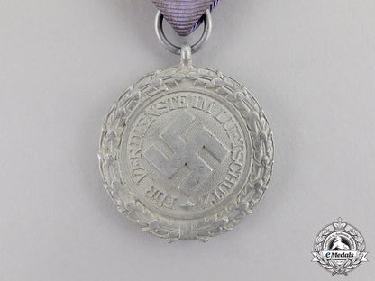 germany._an_air_raid_defence“_luftschutz”_medal;_second_class;_light_version_c17-3955
