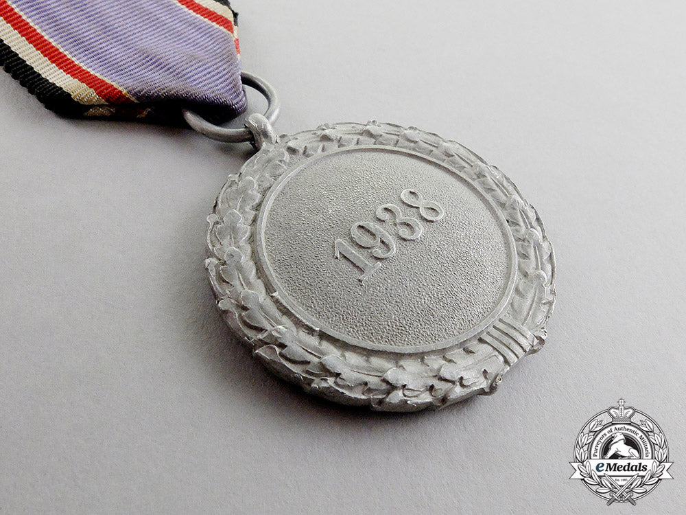 germany._an_air_raid_defence“_luftschutz”_medal;_second_class;_light_version_c17-3959