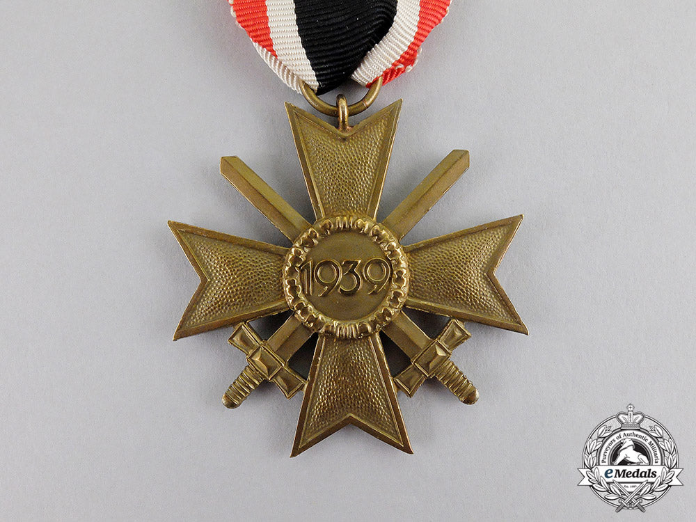 germany._a_packeted_war_merit_cross_second_class_with_swords,_by_glaser&_sohn_c17-4108