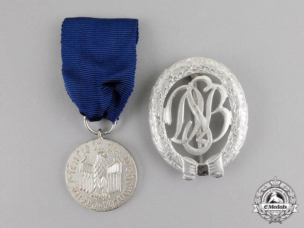 germany._two1957_version_medals_and_awards_c17-4138