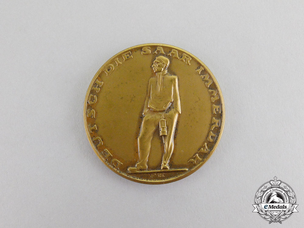 germany._a1935“_the_saar_is_german_forever”_vote_medal_in_its_presentation_box_c17-429_1