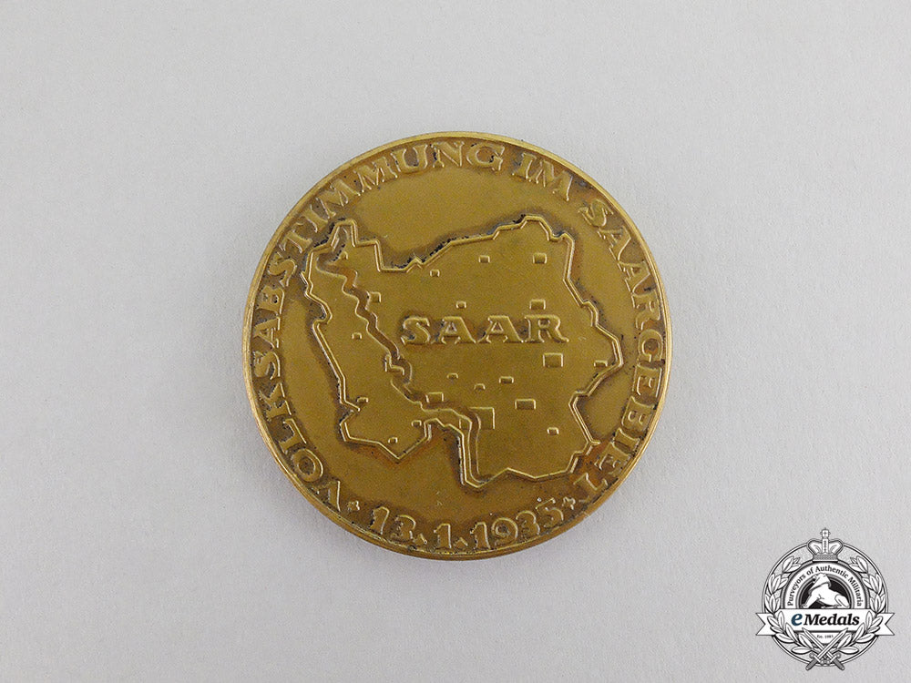 germany._a1935“_the_saar_is_german_forever”_vote_medal_in_its_presentation_box_c17-430_2