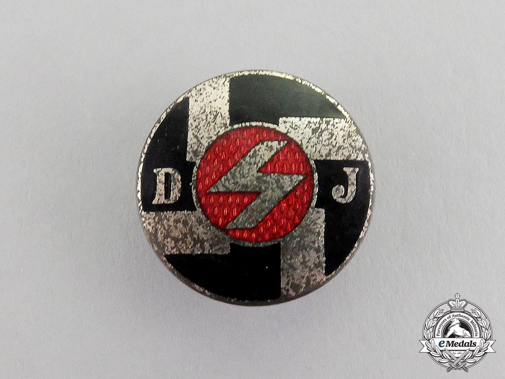 germany._a_dj(_german_youths)_membership_badge_c17-451_2