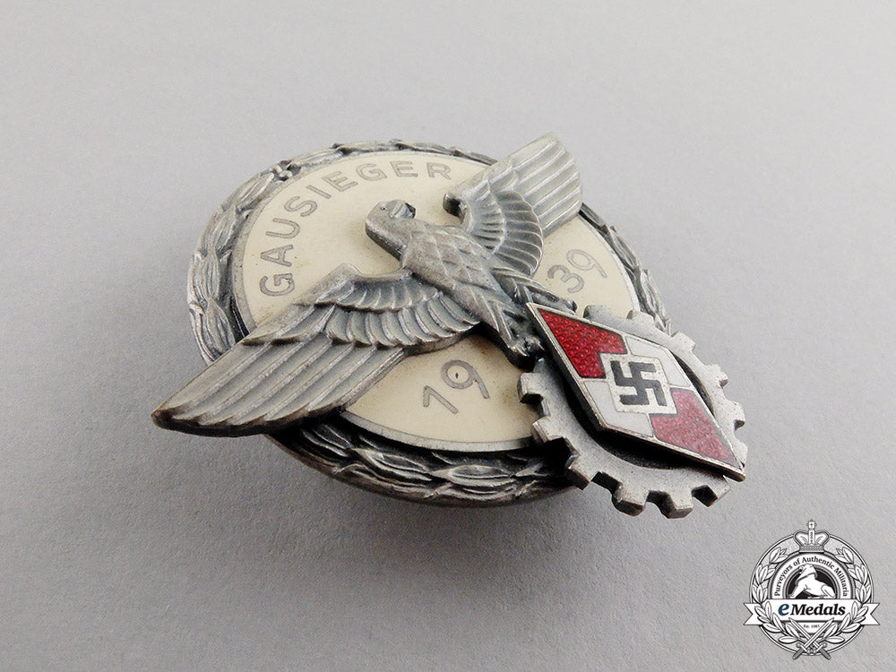germany._a1939_victors_badge_in_the_national_trade_competition-"_gausieger"_c17-452_1