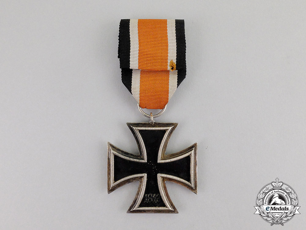 germany._a_scarce_thick_rounded“3”_version_iron_cross1939_second_class_c17-462_2