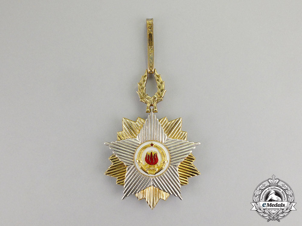 yugoslavia,_republic._an_order_of_the_yugoslav_flag_with_golden_wreath_c17-4688