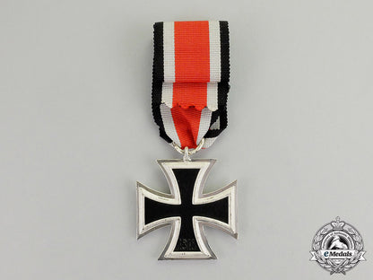 germany._a_mint_and_unissued_iron_cross1939_second_class_c17-5496