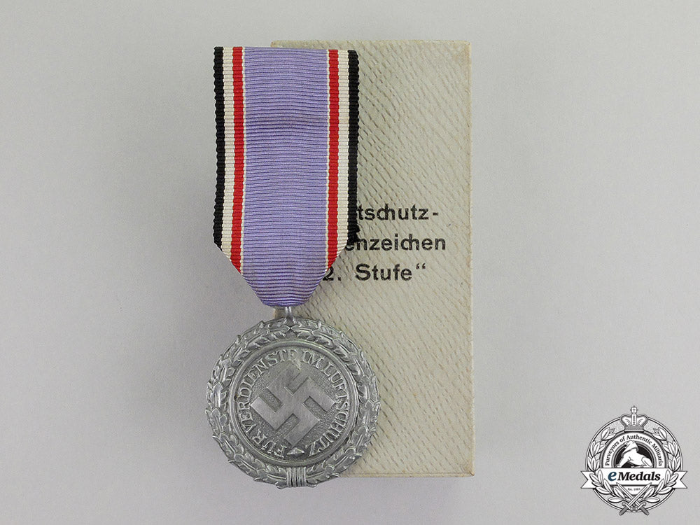 germany._a_mint_air_raid_defence“_luftschutz”_medal;_second_class;_heavy_version_c17-5544