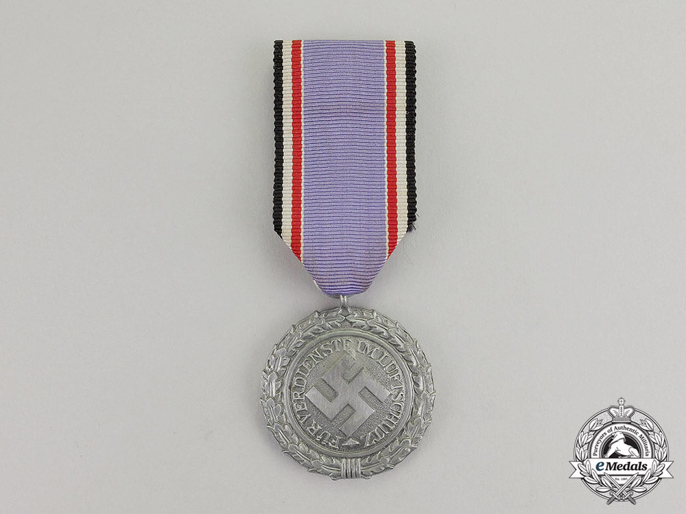 germany._a_mint_air_raid_defence“_luftschutz”_medal;_second_class;_heavy_version_c17-5545