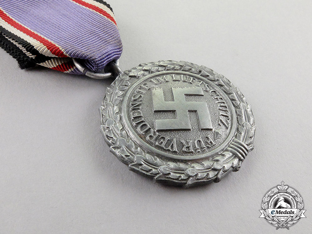 germany._a_mint_air_raid_defence“_luftschutz”_medal;_second_class;_heavy_version_c17-5548
