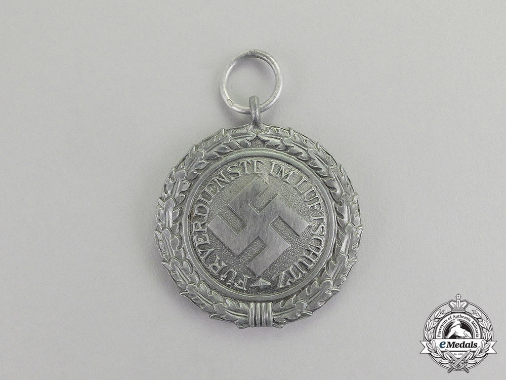 germany._a_mint_air_raid_defence“_luftschutz”_medal;_second_class;_heavy_version_c17-5549