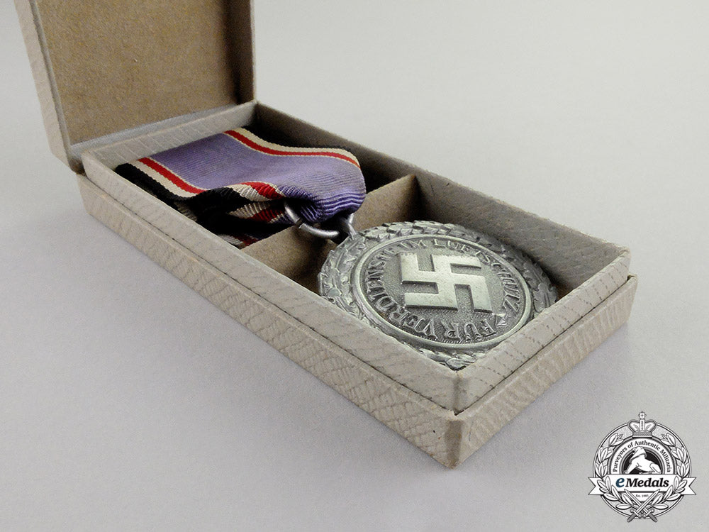 germany._a_mint_air_raid_defence“_luftschutz”_medal;_second_class;_heavy_version_c17-5553