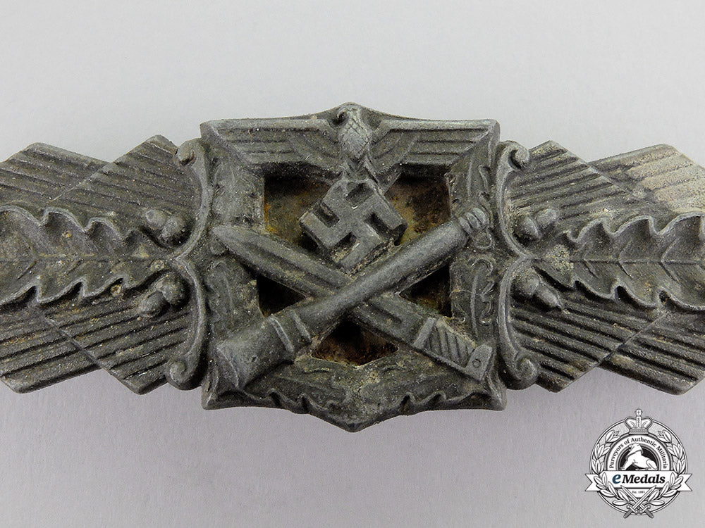 germany._a_bronze_grade_close_combat_clasp_by_friedrich_linden_c17-5662_1