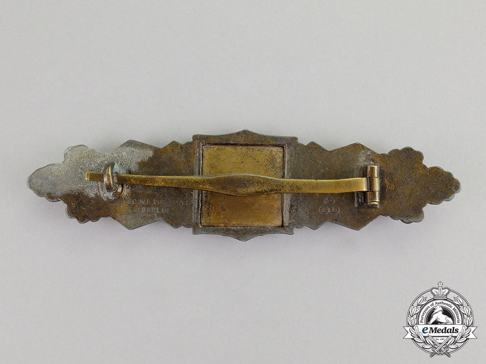 germany._a_bronze_grade_close_combat_clasp_by_friedrich_linden_c17-5663_1