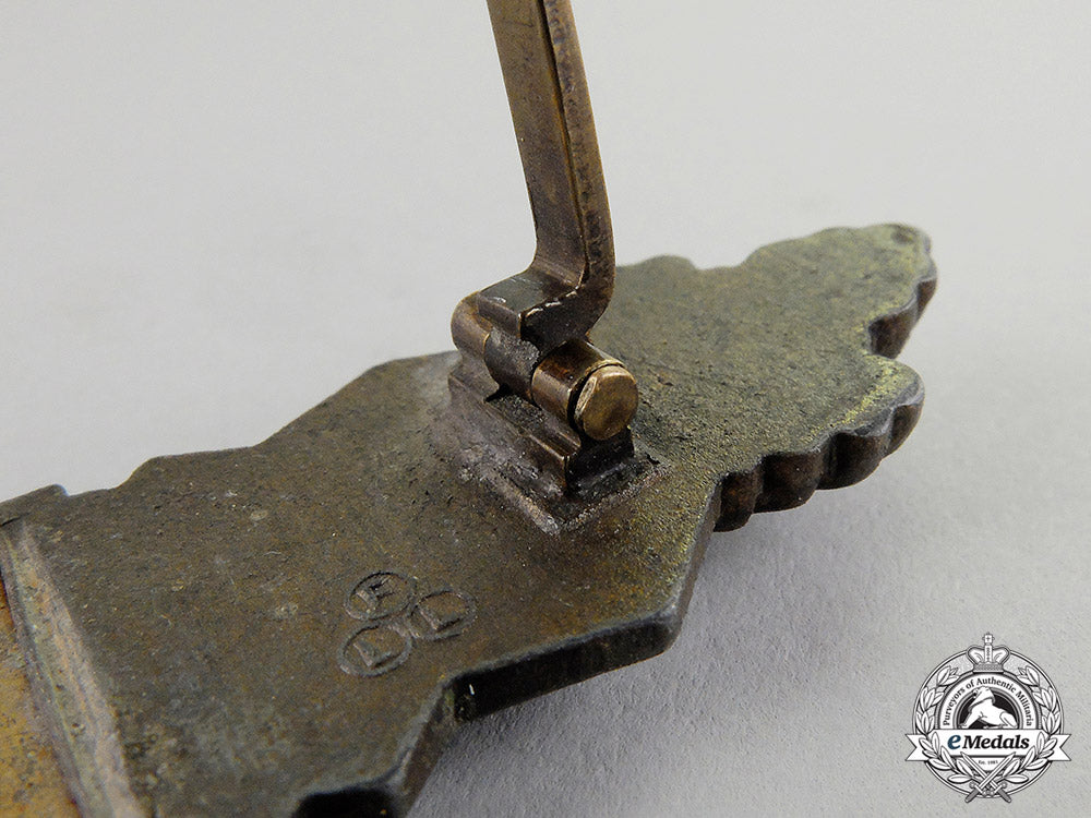 germany._a_bronze_grade_close_combat_clasp_by_friedrich_linden_c17-5672_1
