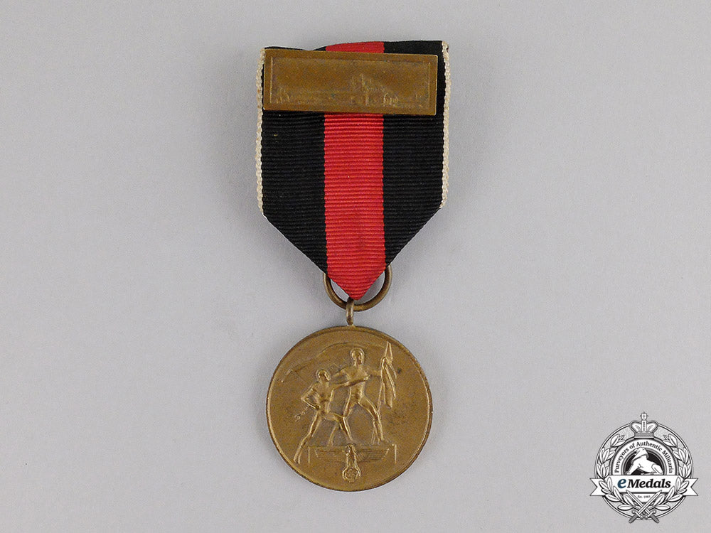 germany._a_entry_into_the_sudetenland_commemorative_medal_with_case_c17-5693