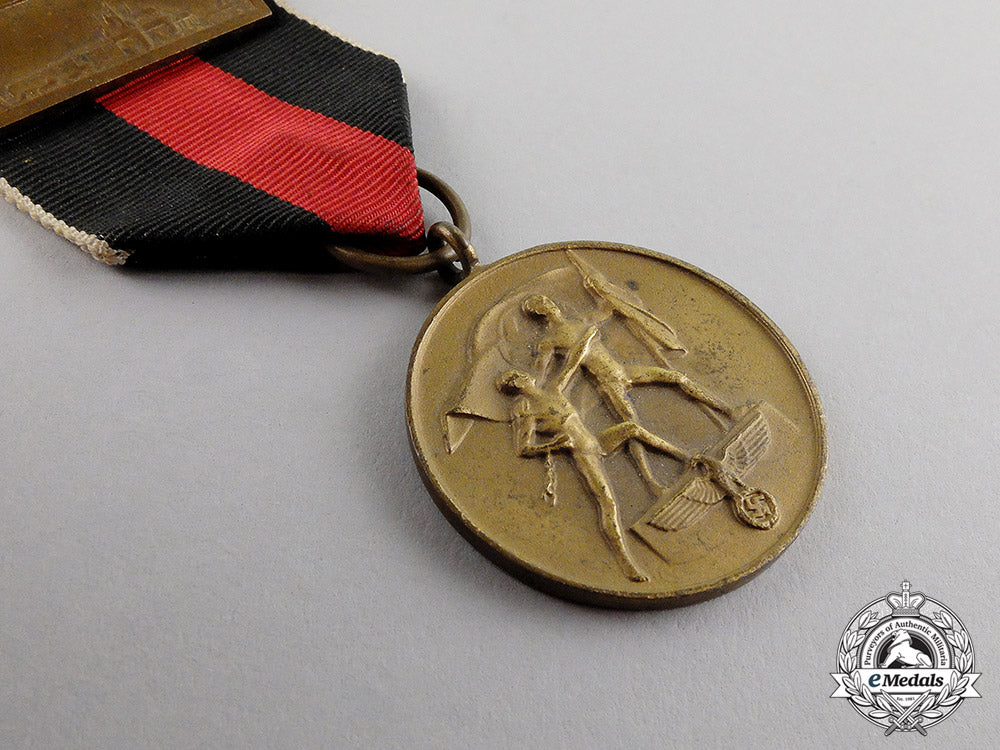 germany._a_entry_into_the_sudetenland_commemorative_medal_with_case_c17-5695
