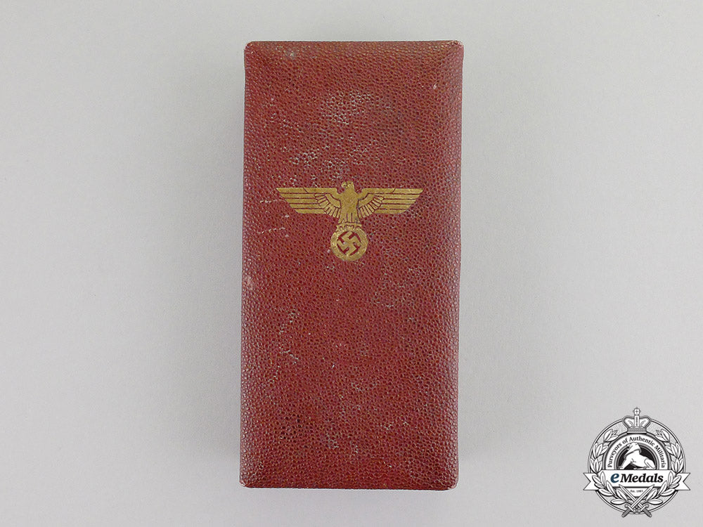 germany._a_entry_into_the_sudetenland_commemorative_medal_with_case_c17-5699