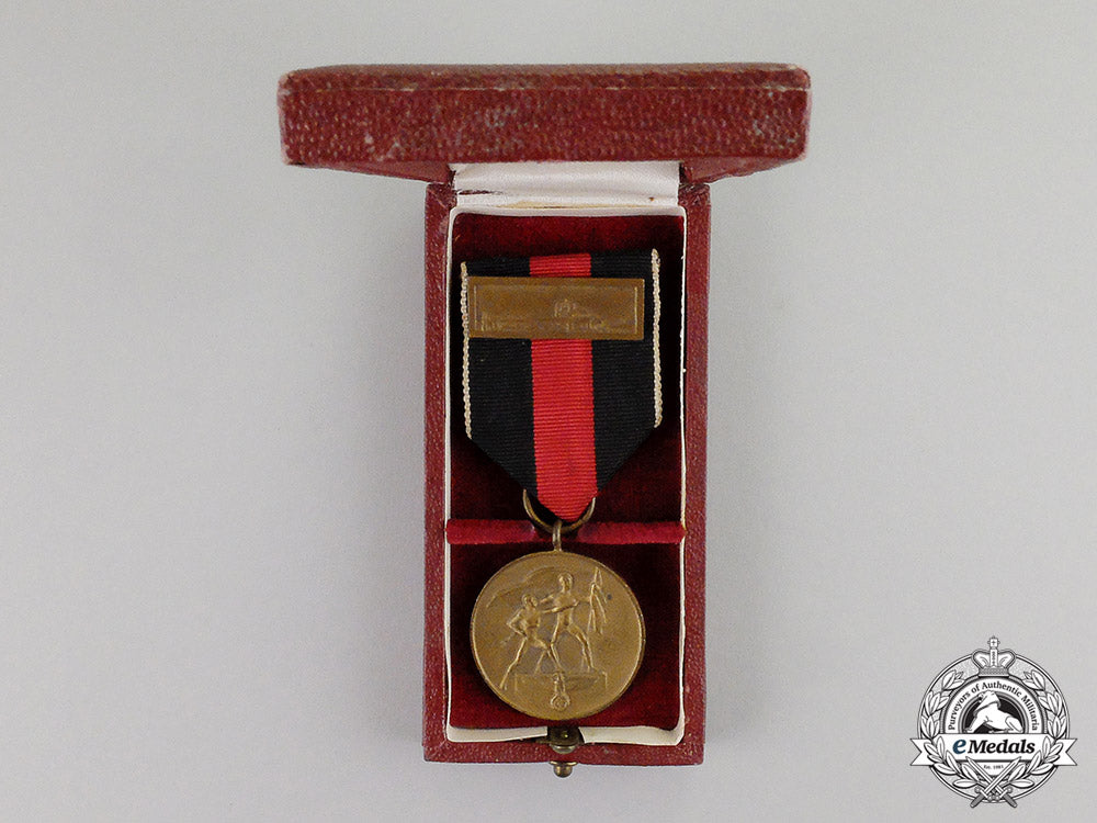 germany._a_entry_into_the_sudetenland_commemorative_medal_with_case_c17-5702