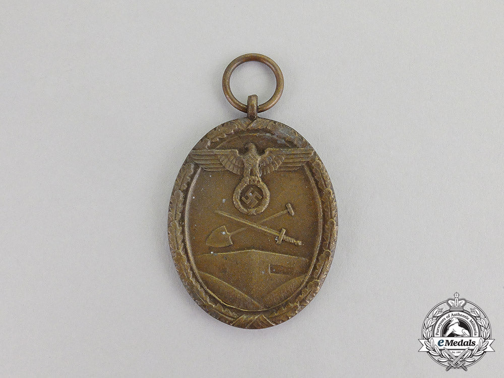 germany_a_german_west_wall_medal_c17-5746