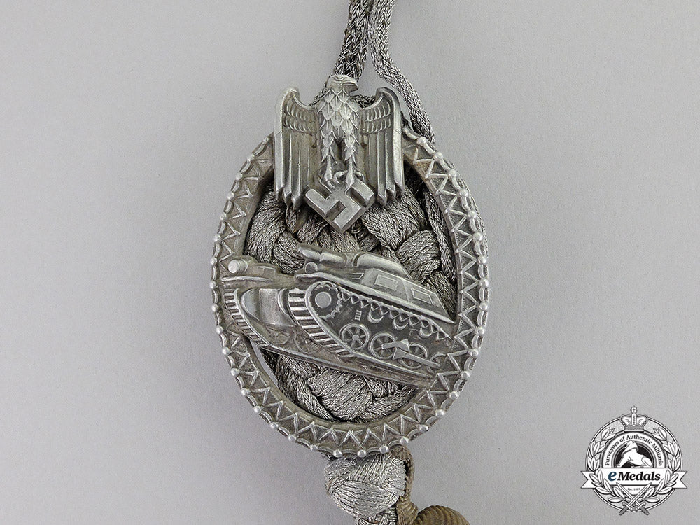 germany._a_wehrmacht_heer(_army)_panzer_shooting_lanyard;_grade_i_c17-6044