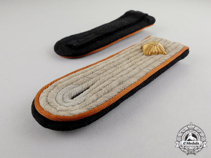 germany._a_pair_of_waffen-_ss_obersturmführer’s_contretracion_camps_shoulder_boards_c17-6190