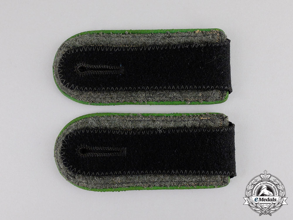germany._a_pair_of_waffen-_ss_gebirgsjäger_unterscharfuhrer_shoulder_straps_c17-6275