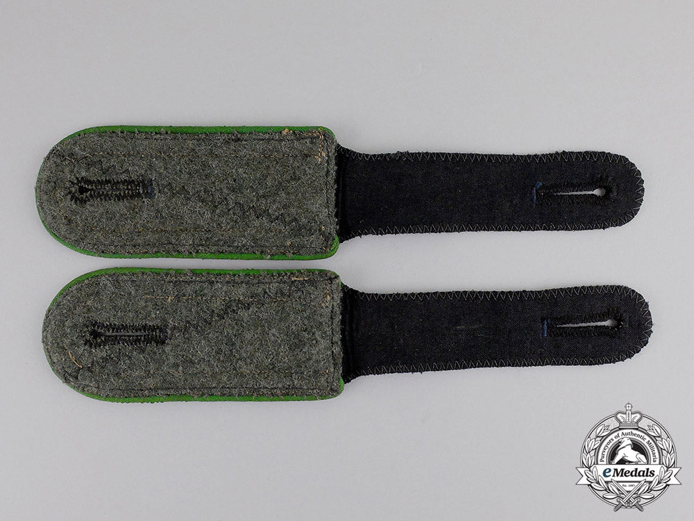 germany._a_pair_of_waffen-_ss_gebirgsjäger_unterscharfuhrer_shoulder_straps_c17-6276