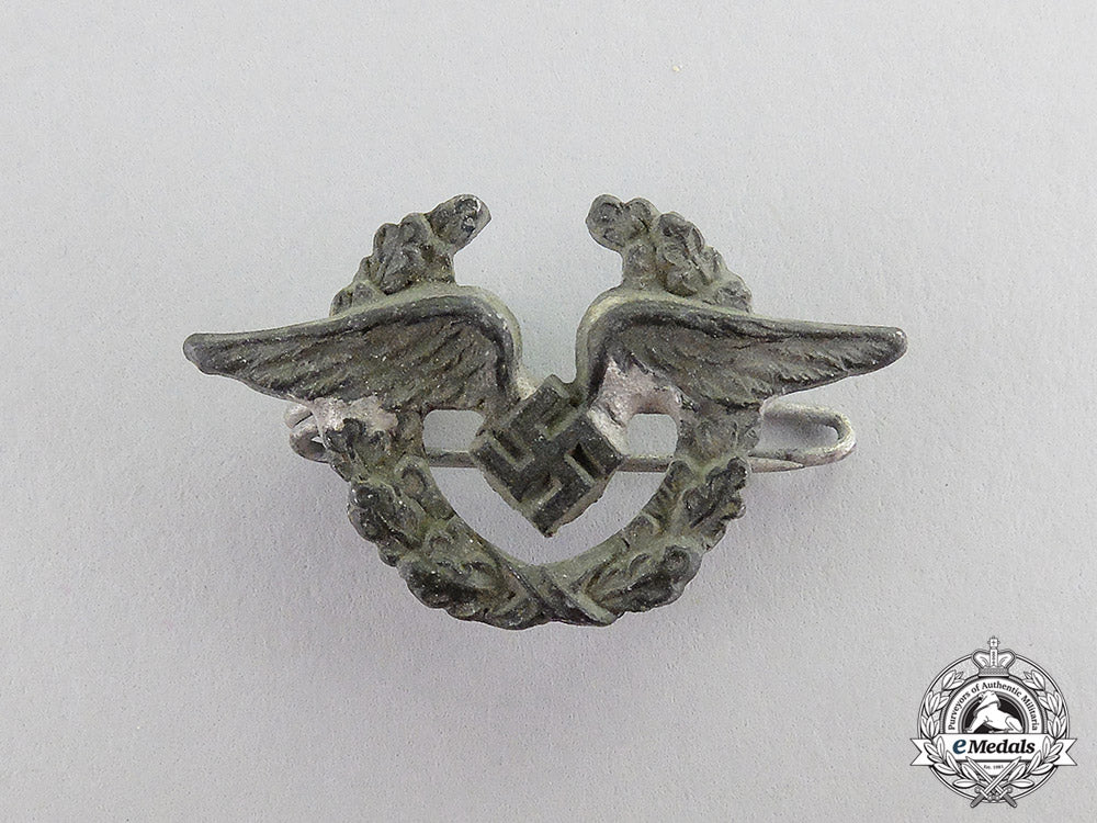 germany._five_third_reich_period_stick_pins_and_badges_c17-6435