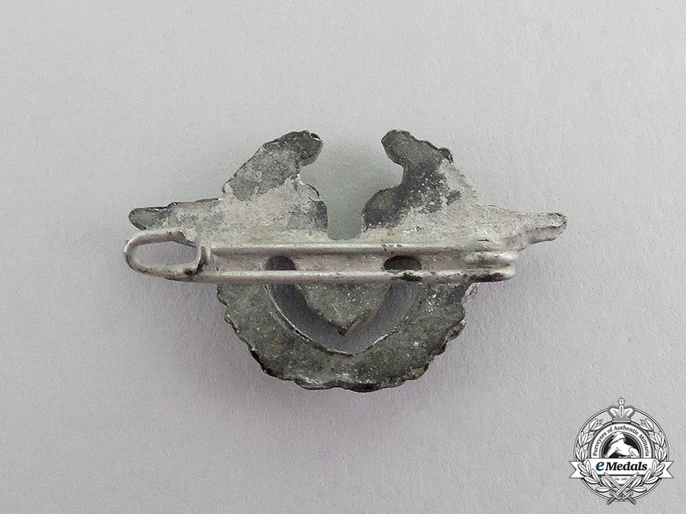 germany._five_third_reich_period_stick_pins_and_badges_c17-6436