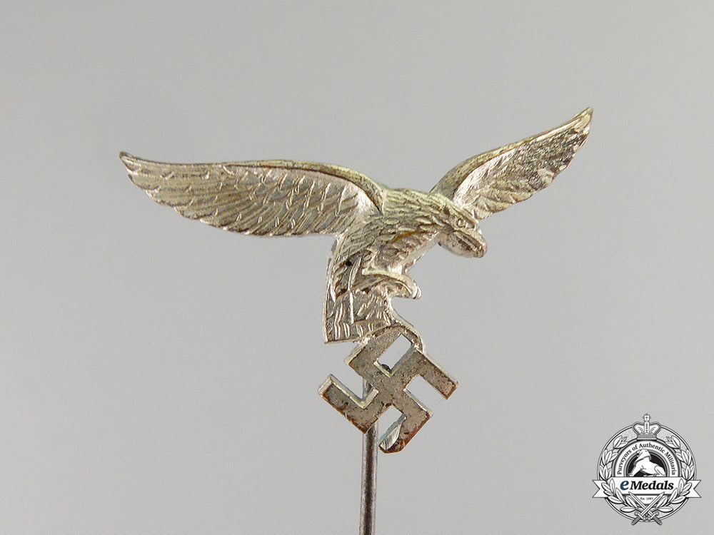 germany._five_third_reich_period_stick_pins_and_badges_c17-6437