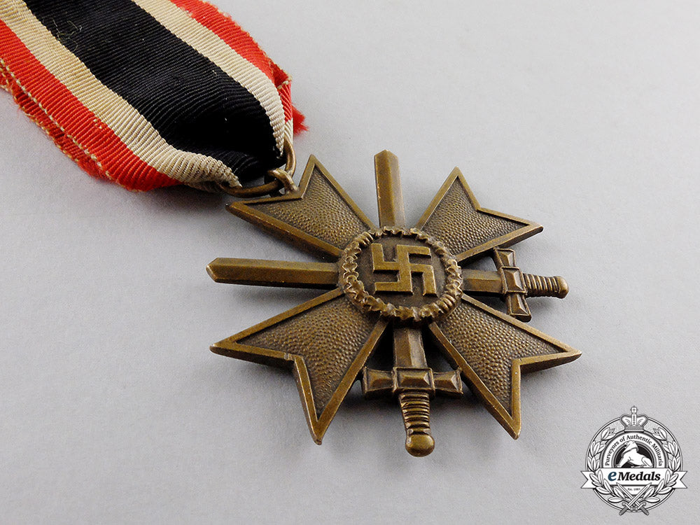 germany._a_medical_nco_fallschirmjäger_group_with_rare_loyalty_necklace_for_wives_c17-654_1