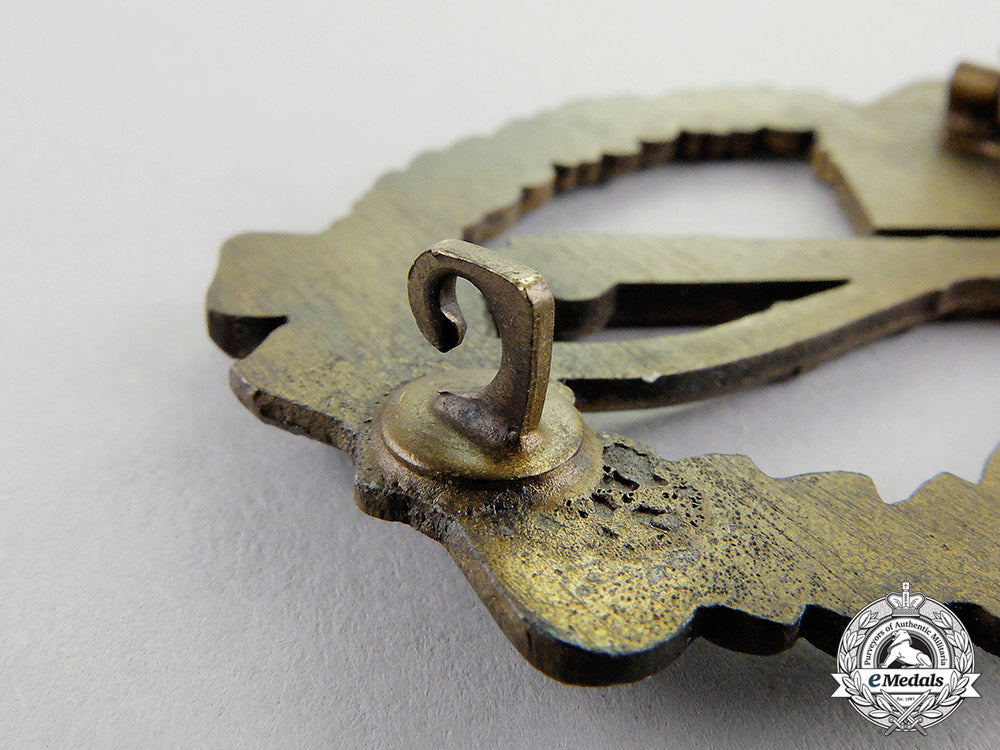 germany._a_bronze_grade_infantry_assault_badge_by_an_unknown_maker_c17-6879