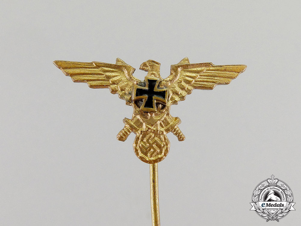germany._four_third_reich_period_stick_pins_c17-6906