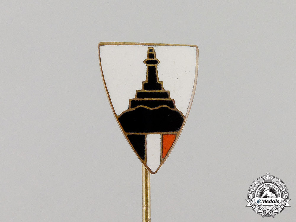 germany._four_third_reich_period_stick_pins_c17-6914