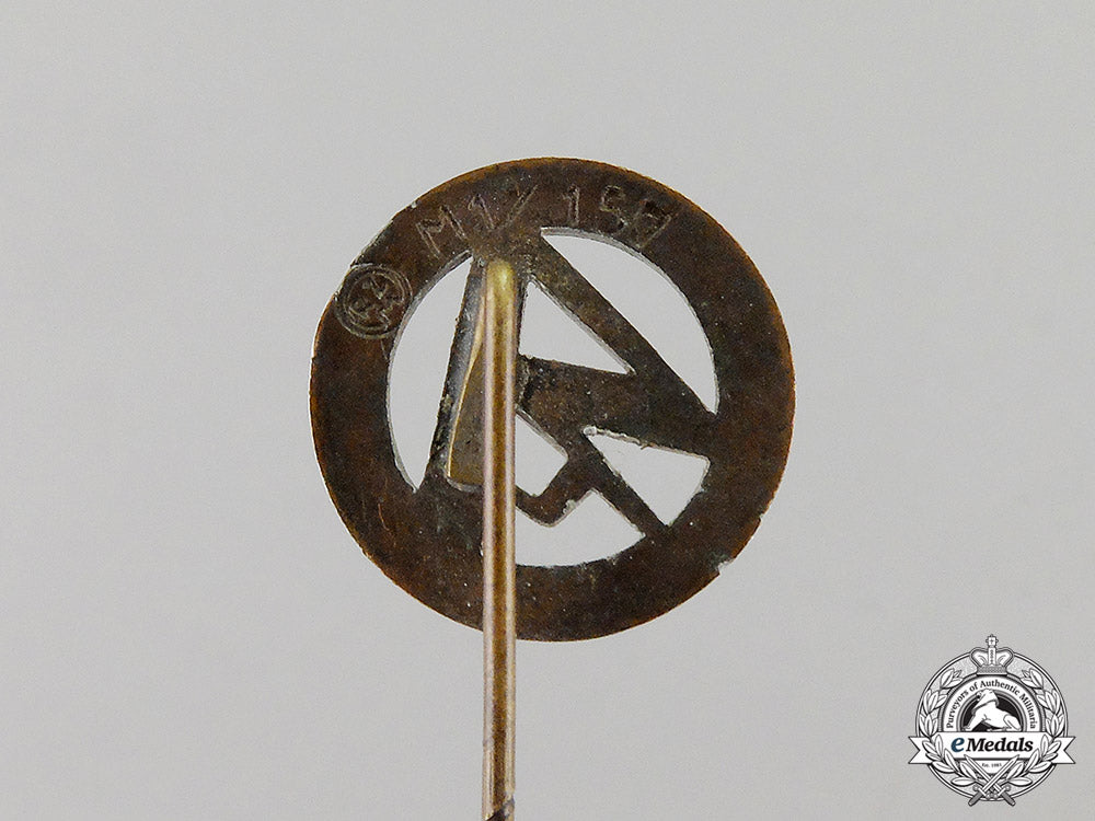 germany._four_third_reich_period_stick_pins_c17-6921