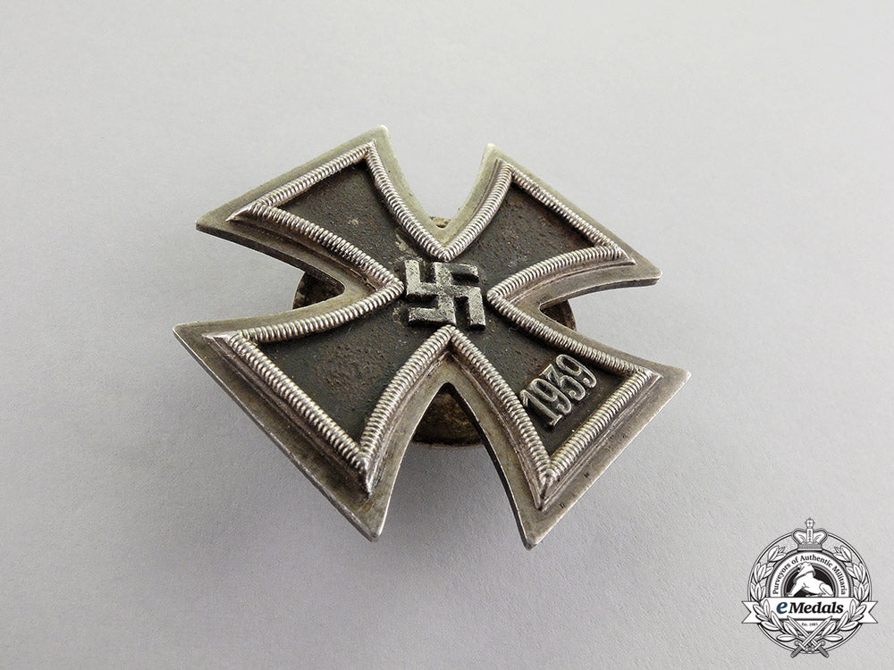 germany._an_iron_cross1939_first_class;_screwback_version_c17-6926