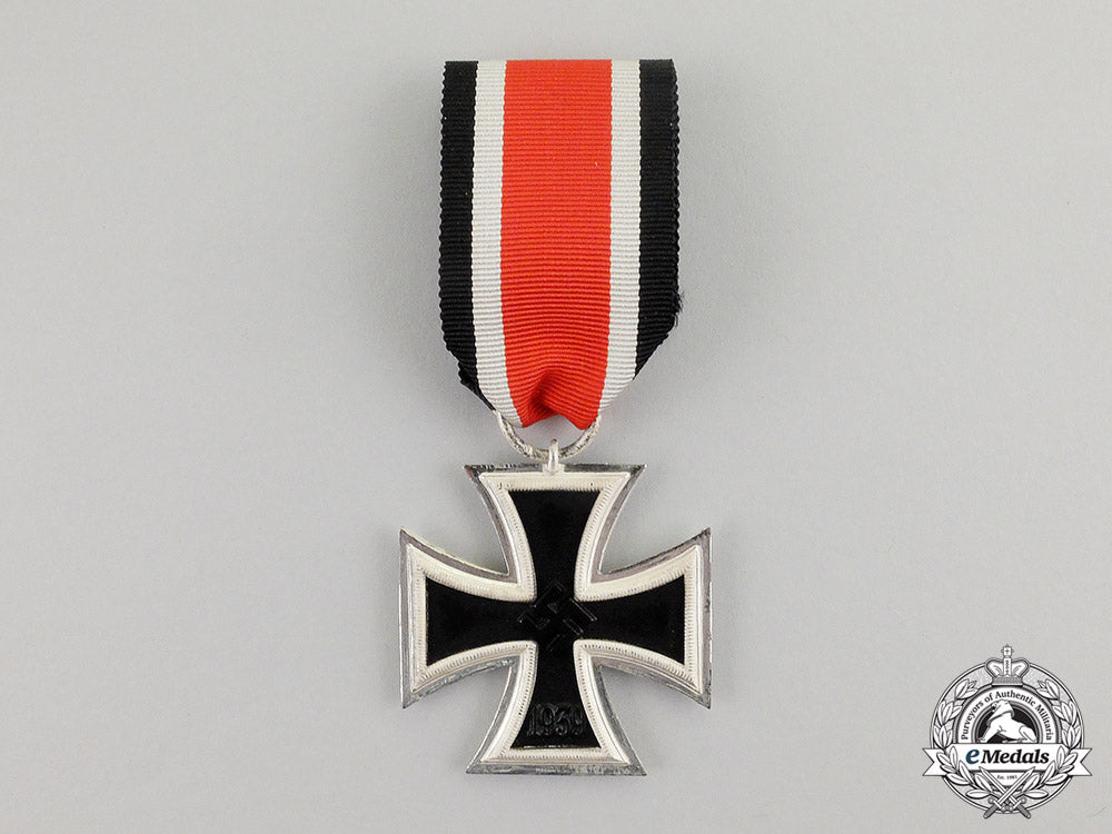 germany._an_absolutely_mint_and_unissued_iron_cross1939_second_class;_top_condition_c17-694_2