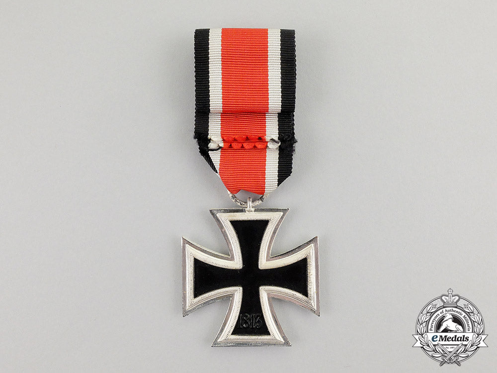 germany._an_absolutely_mint_and_unissued_iron_cross1939_second_class;_top_condition_c17-695_2