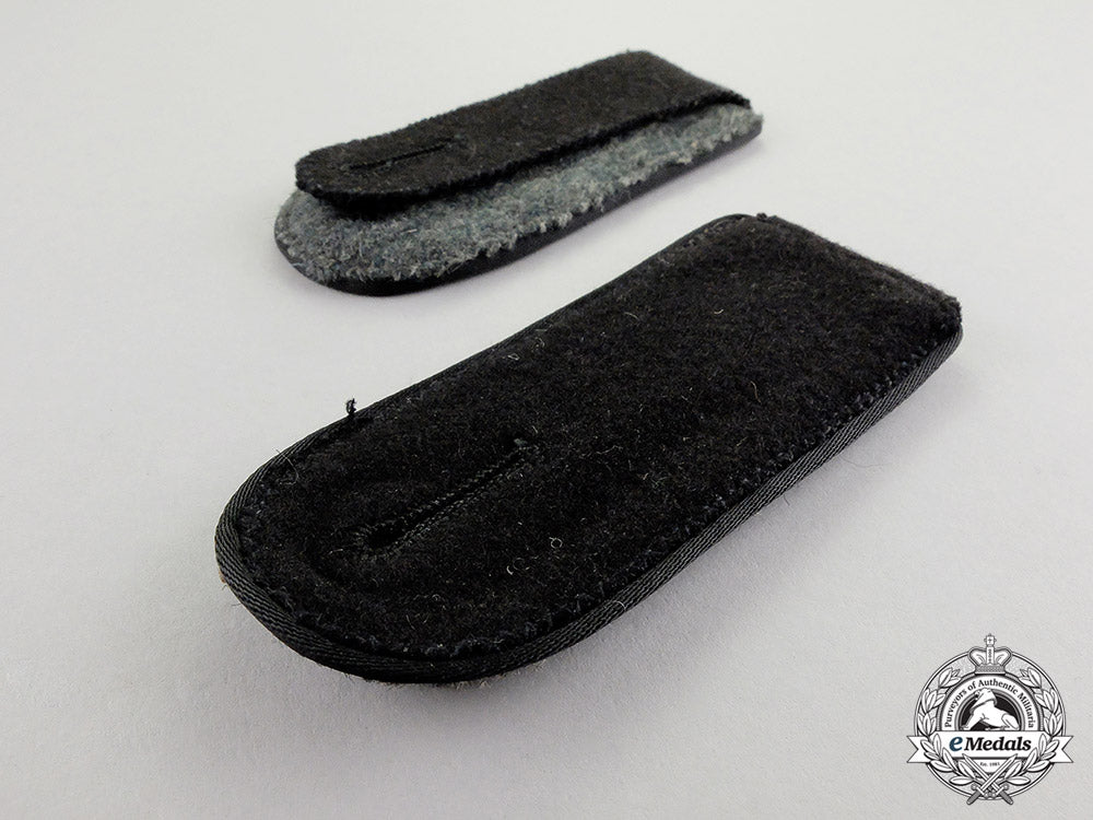 germany._a_mint_pair_of_waffen-_ss_pioneer/_engineer_enlisted_man’s_shoulder_boards_c17-6978_1